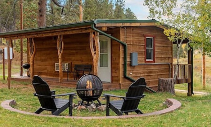 Custer Cabin | Mountain View Gem: Firepit + Sauna + Enjoy Wildlife