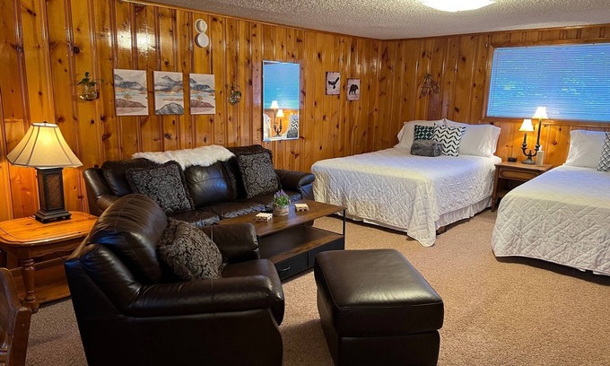 Red River Apartment | Mountain View Lodge Kitchenette Suite - Room 9