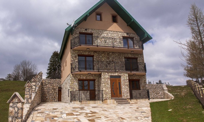 Zabljak Apartment | Mountain View Oasis Double Room