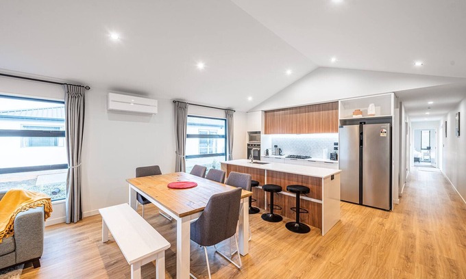 Lake Tekapo Apartment | Mountain view/peaceful/warm/family friendly/3bedroom3bathroom/king bed/unitA