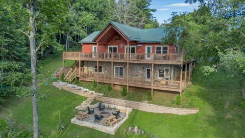 Grassy Creek House | Mountain Views - Firepit - Gas Fireplace - Sleeps 15