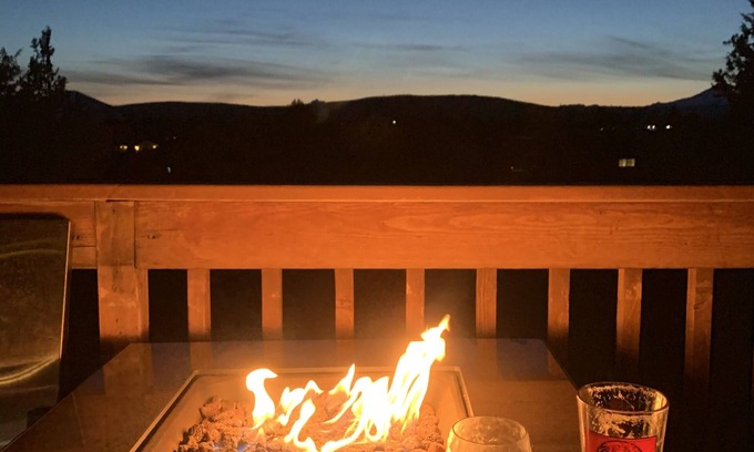 Crooked River Ranch House | Mountain Views & Sunsets with hot tub, AC, pet friendly in Crooked River Ranch