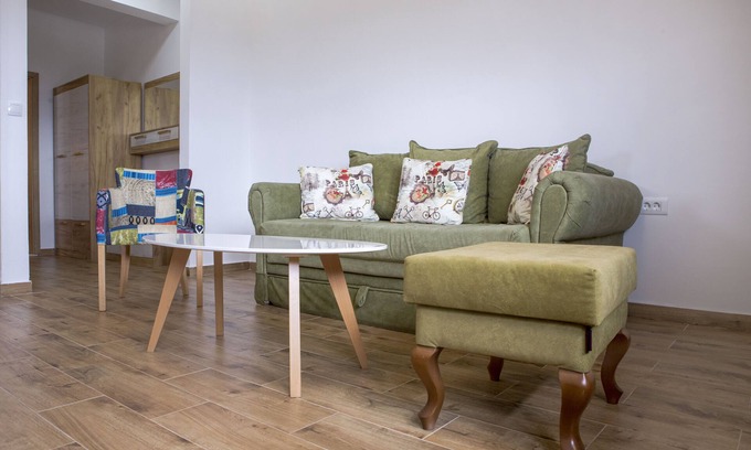 Zabljak Apartment | Mountain Vista One-Bedroom Retreat