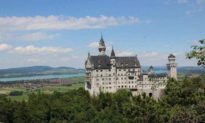 Lengenwang House | Mountains Castles Lakes Comfortable holiday residence