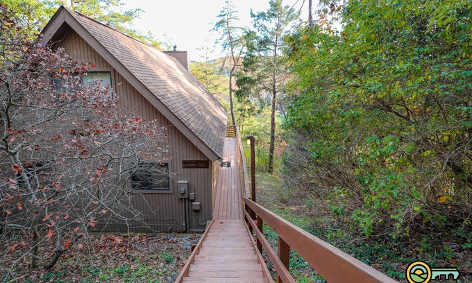 Basye Ski Chalet | Mountainside Chalet (#162) - Great view of golf course and valley | Quiet location!