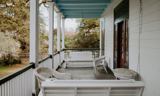 Lafayette Bed & Breakfast | Mouton Plantation