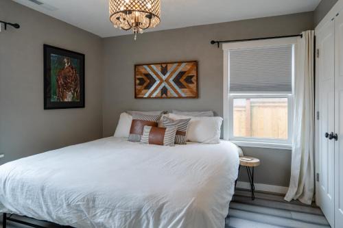 Amazon House | Moxie Harris Bungalow