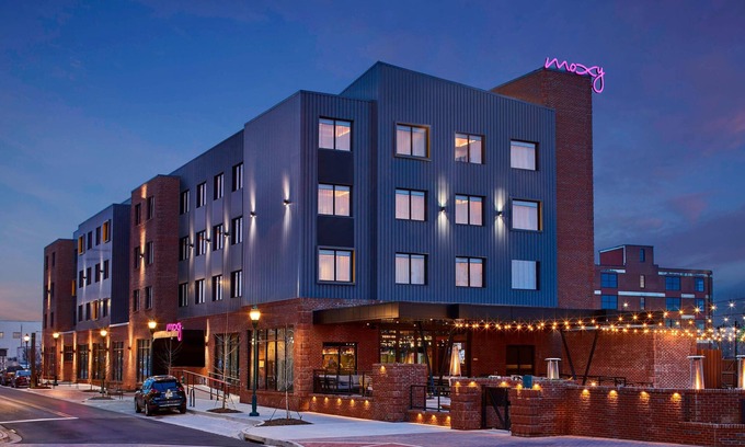 Downtown Chattanooga Hotel | Moxy Chattanooga Downtown