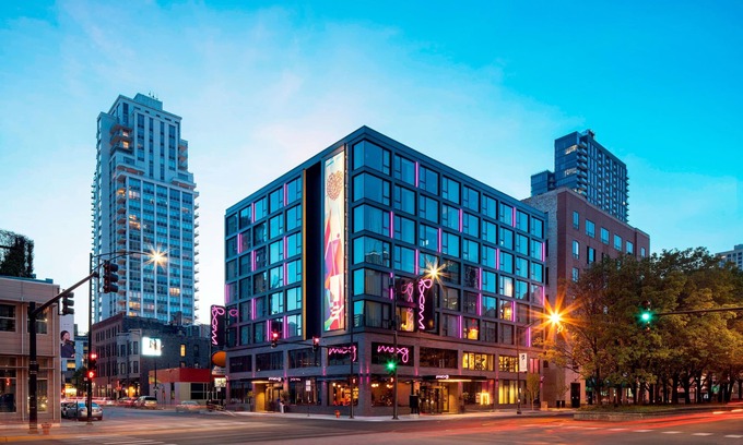 Downtown Chicago Hotel | Moxy Chicago Downtown