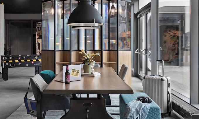 Bahrenfeld Hotel | Moxy Hamburg Altona