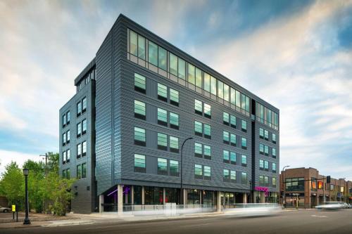 Uptown Hotel | MOXY Minneapolis Uptown