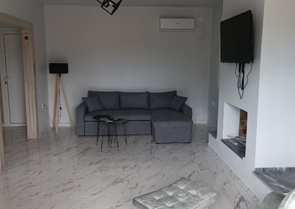 Oropos House | Mpoumpoukaki