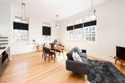 Parkville Apartment | Mr Manchester in Peaceful Parkville
