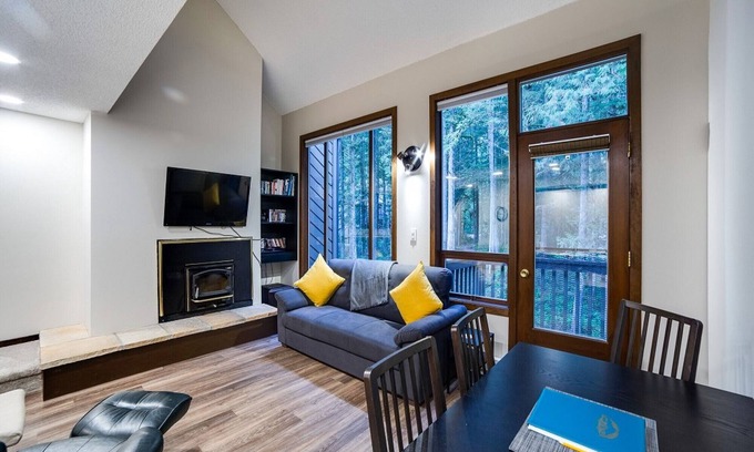 Glacier Apartment | Mt. Baker Lodging Condo 68 - Sleeps 4!