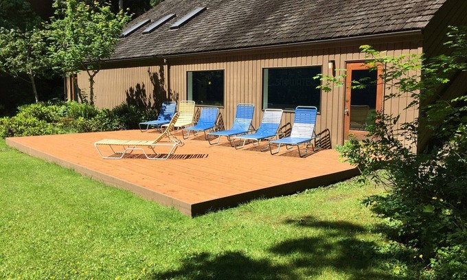 Glacier Apartment | Mt. Baker Lodging Condo 14 - Sleeps 6!