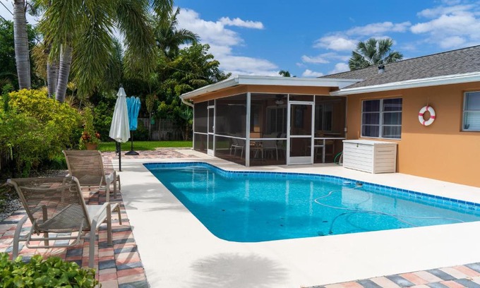 Florida Gardens House | Mt Irvine Luxe Pool Cottage/Close to Beach and Equestrian