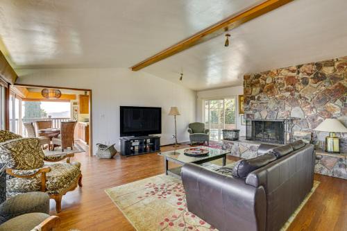 Windsor Hills House | Mt Nebo Oasis in La Mesa with Wraparound Deck