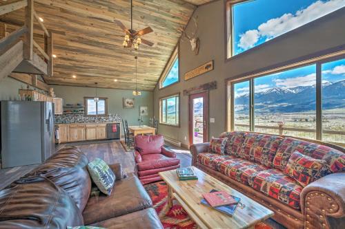 Livingston House | Mtn-View Cabin 40 Mi to Yellowstone Ntl Park!