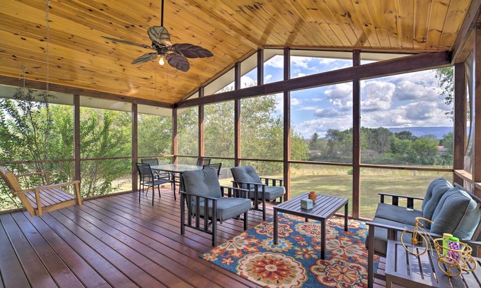 Seymour House | Mtn View: Smokies 'JuJu's House' w/Screened Porch