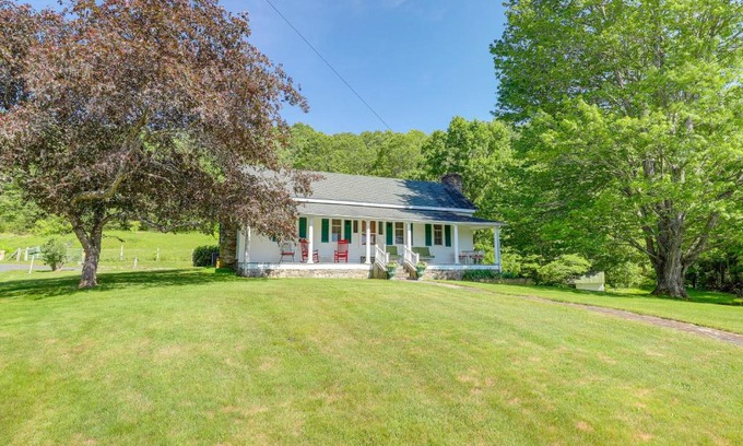 Weaverville House | Mtn Views and Epic Sunsets Private Weaverville Home