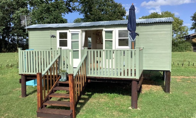 Southminster Other | Muffins Meadow Shepherds Hut