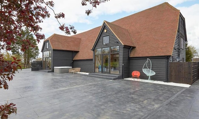 Howlett End House | Mulberry Barn, Great Sampford