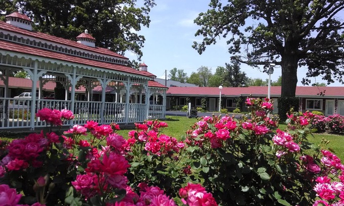 Murray Hotel | Murray Inn and Art Gallery