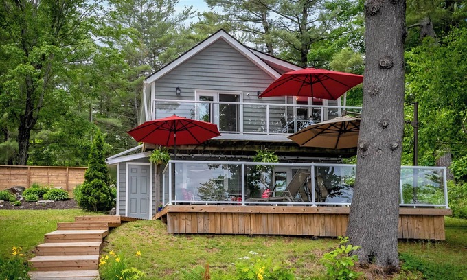 Bracebridge Cottage | Muskoka Retreat with Barrel Sauna