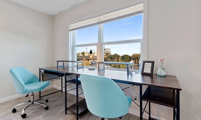 De Pere Apartment | My Happy Place 2 on Main Ave. De Pere