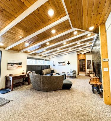 Willmar Apartment | MY PLACE! Luxury 2 Bed with piano!