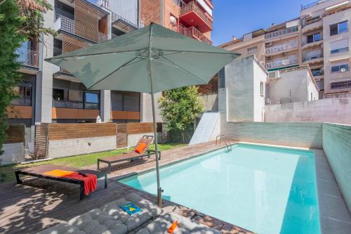 El Putget i Farro Apartment | My Space Emirates - Splendid Apartment with Terrace and Pool near Park Güell