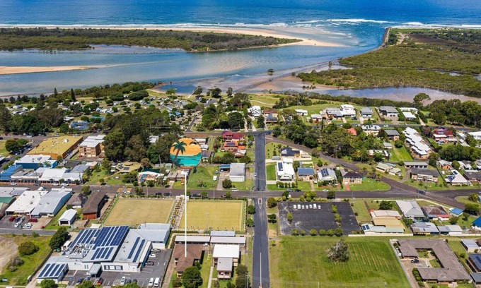 Urunga Apartment | Myee Court - 500 meters to Urunga Sea Lido