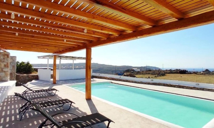 Plintri Apartment | Mykonos Stylish Ivory Apt w Shared Pool