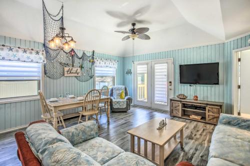 Myrtle Beach House | Myrtle Beach Cottage, Walk to Pools and Beach!