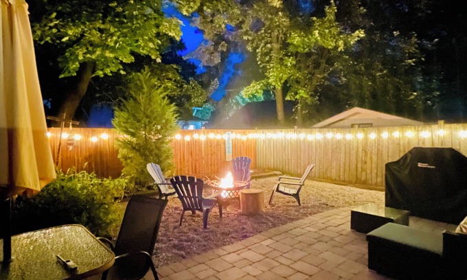 Crystal Beach Cottage | Myrtle's Paradise: 2BD 1BA Cozy Cottage Minutes to Crystal Beach