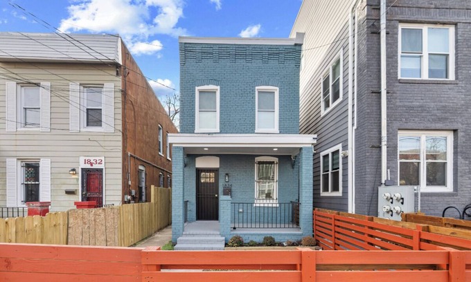 Gallaudet House | n Fully Furnished to Your Hearts Content! n Perfect for temporary and long term.