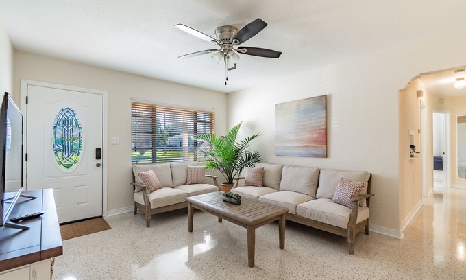 Oakford Park House | N HYDE PARK, UT, RIVERWALK, AMALIE, RAYMOND JAMES STADIUM, SOHO,MIDTOWN 5 STARS!