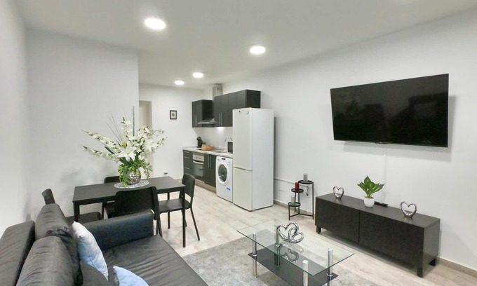 Fuencarral Apartment | Naffah Apartments II