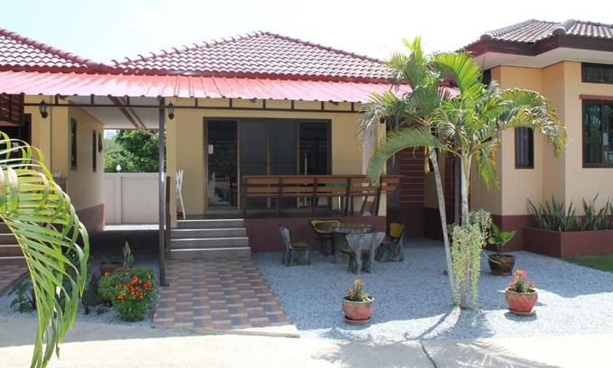 Rayong Apartment | Naluemon Village FH 2