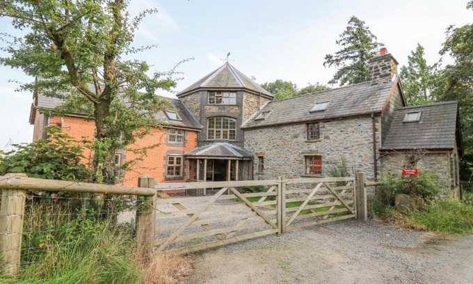 Llandrindod Wells House | Nanthir House