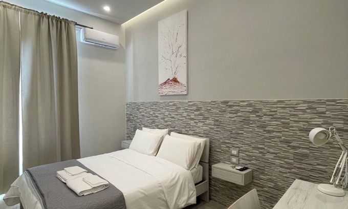 Naples City Centre House | Naptown Rooms