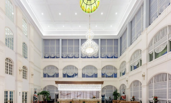 Pudong Hotel | NARADA RESORT SHANGHAI HOTEL Disney Store