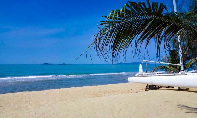 Chakphong House | Natural Villas -Front Samet Beach house with Pool