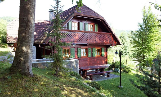 Zrece House | Natural Wooden Sweetheart