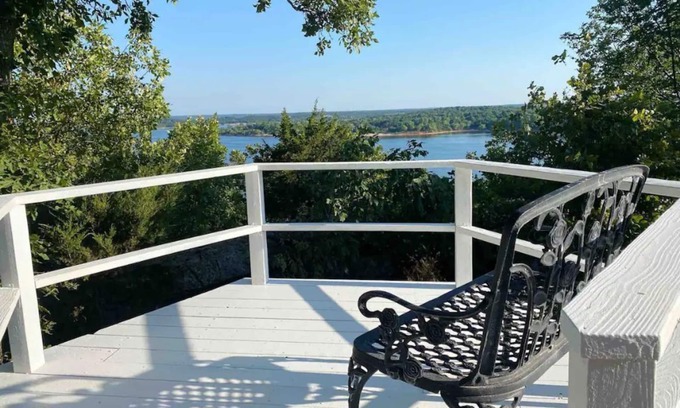 Westport House | Nature Paradise at Keystone Lake