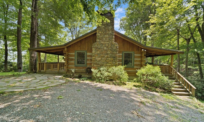 Boone Cabin | Natures Call - Creekside log cabin with hot tub and wood burning fireplace!