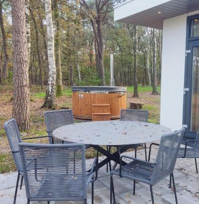 Municipality of Hellendoorn Ski Chalet | Natuurchalet Hellendoorn met Hottube!