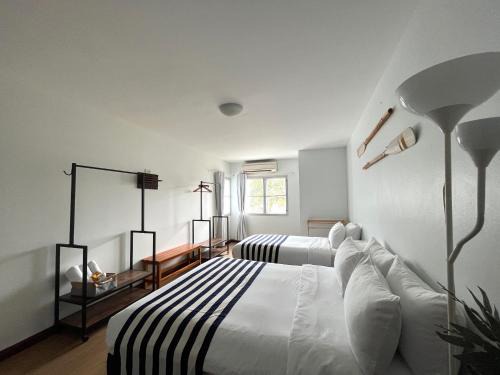 Khuekkhak Bed & Breakfast | Nautical Home & Seashell House B&B