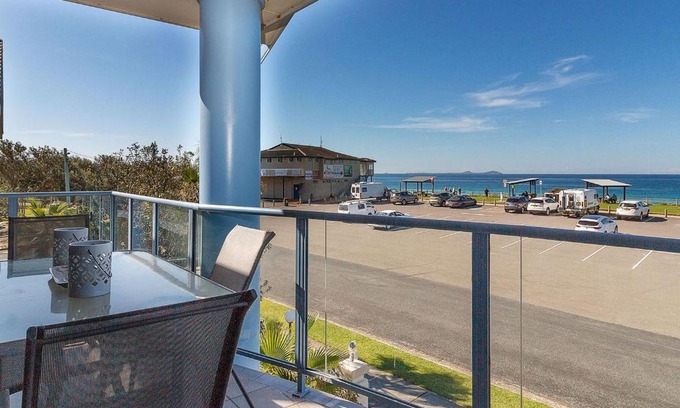Hawks Nest House | Nautilus 6 Beach Front Bliss