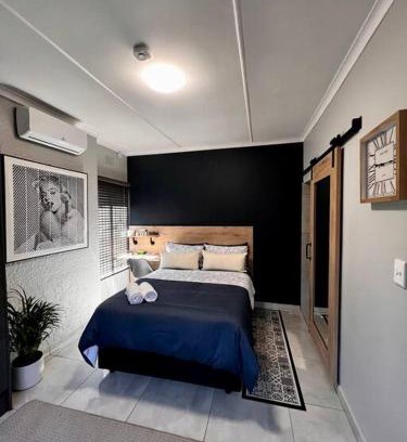 Germiston Apartment | Navy Pearls